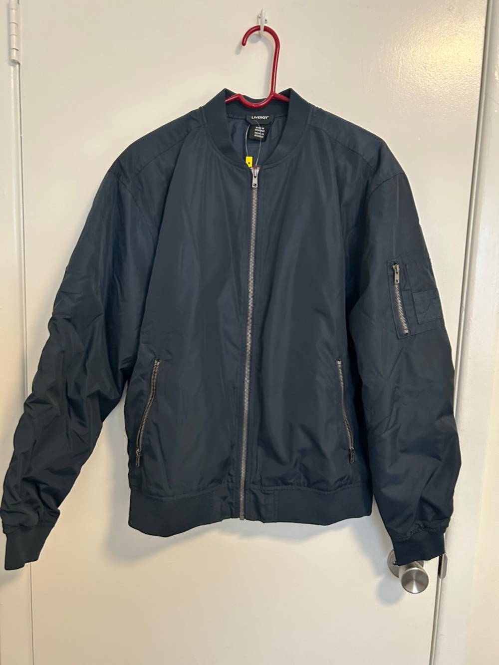 NEW never worn multiple zipper pockets Men's M Bomber Jacket - Zip Front